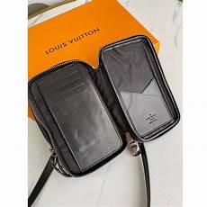 Louis V Scarf