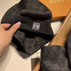 Lv Scarf