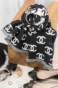 Scarf With Point Lace