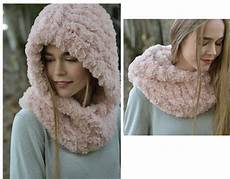 Tricot Scarfs
