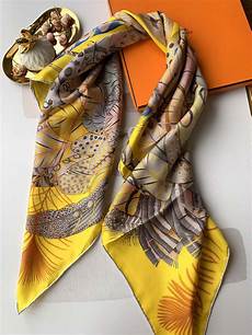 Valentino Scarf